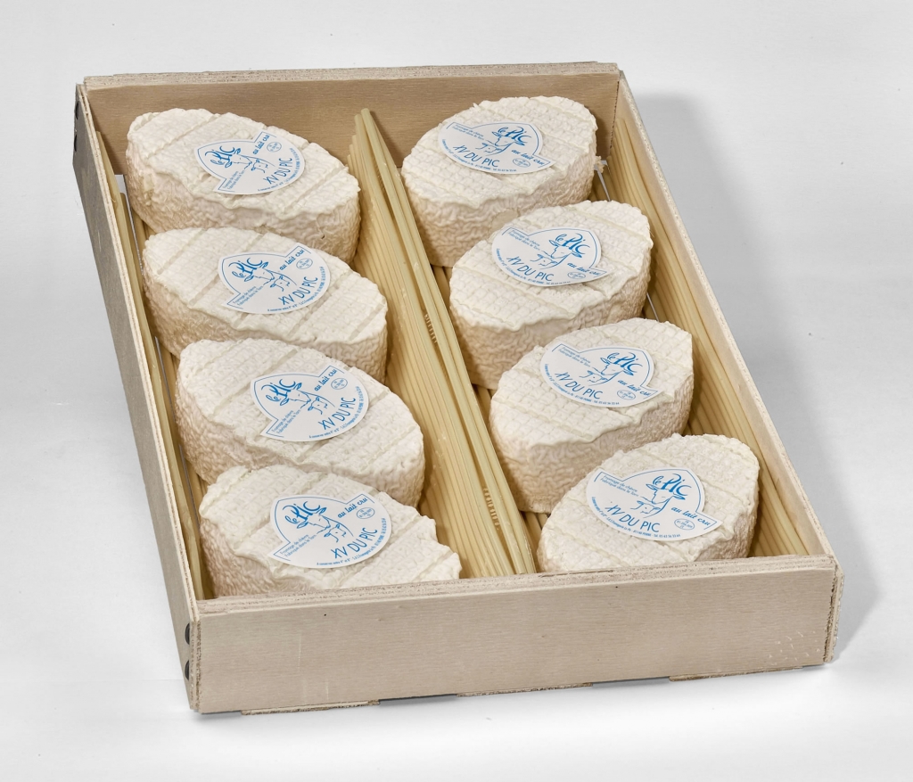 Le XV du Pic Fromageries Le Pic Fromages de chèvre au lait bio, cru ou pasteurisé Le XV du Pic Fromageries Le Pic Fromages de chèvre au lait bio, cru ou pasteurisé